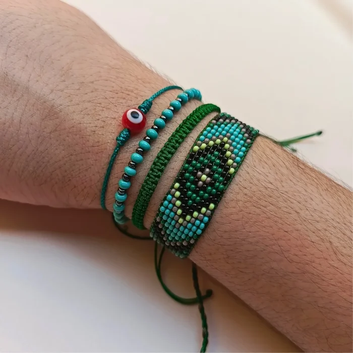 Combo-telar-pulsera-tejida-macrame-mostacilla-cuatro-verde