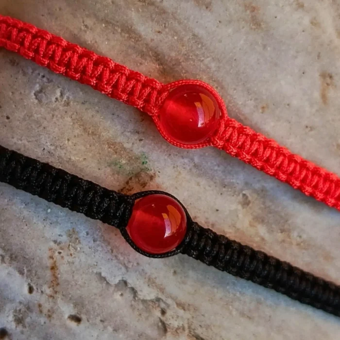 pulseras-parejas-para-compartir-negro-con-rojo-cuarzo-zoom_