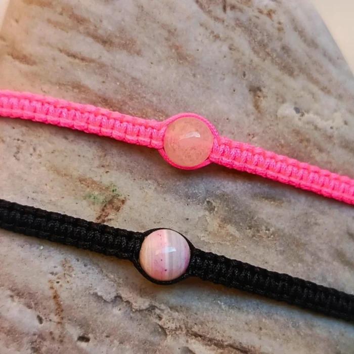 pulseras-parejas-para-compartir-negro-con-rosa-cuarzo-zoom